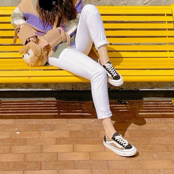 Two piece set (sweater + white pants) - Picture 3 of 9